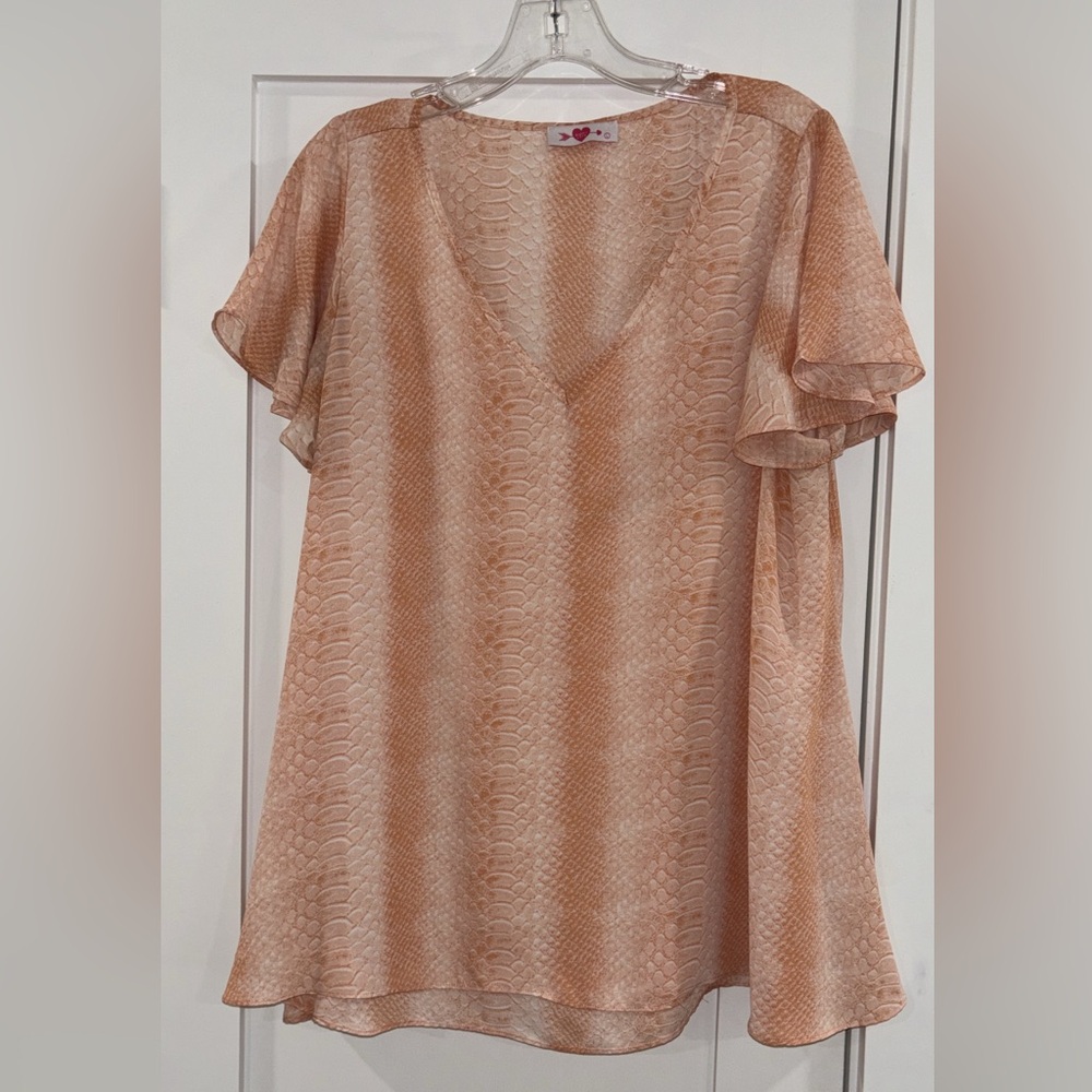 Buddy Love Size Large Snake Print Top Peach and White